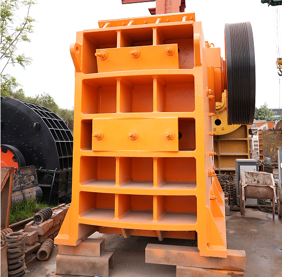 เครื่องบดหินมือสอง Jaw Crusher PE900*1200